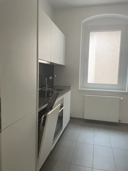 Modernisierte 2 Zimmer Wohnung mit Einbauküche — photo 1